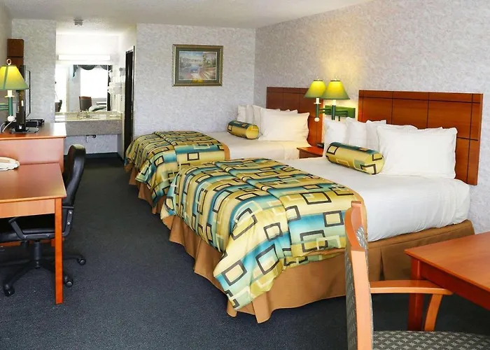 Magnuson Hotel Howell/Brighton